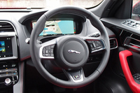 メーターは12.3インチのTFT液晶。カーナビの経路案内を表示することもできる。