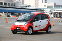 実証走行試験が続けられる「i MiEV」。