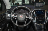 「キャデラックSRXクロスオーバー」が小変更の画像