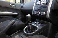 シフトセレクターは、軽い操作でギアチェンジが決まる。