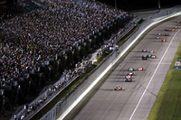 いよいよインディも2008年シーズンがスタート。ナイター照明が注ぐサーキットに、歓声と爆音が響き渡る！
（写真＝本田技研工業）