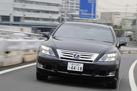 レクサスLS600hL バージョンUZ（5人乗り）（4WD/CVT）【試乗記】の画像