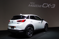 ボディーカラーは全8色。写真は新色のセラミックメタリック。