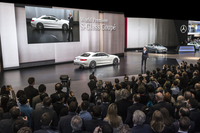 プレスコンファレンスの様子。