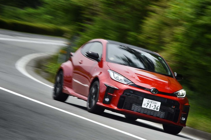 WRC（世界ラリー選手権）への参戦まで視野に入れ、専用のボディー＆シャシーが与えられた「GRヤリス」。「ヤリス」とはもはや別モノといっていい。