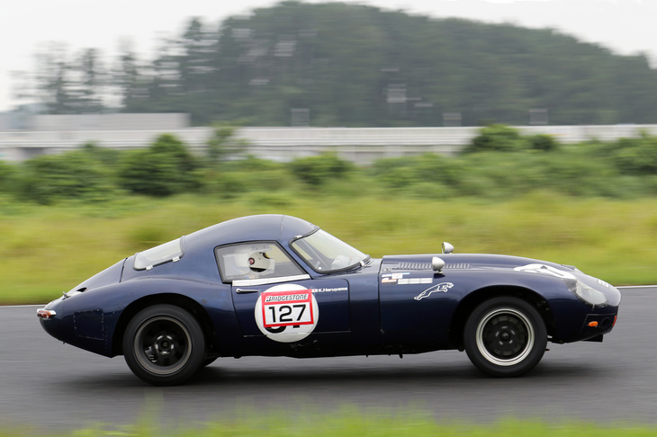 決勝には出走しなかった「ジャガーEタイプ ロードラッグクーペ」。空力に配慮したスペシャルボディーを架装したレーシングバージョン。