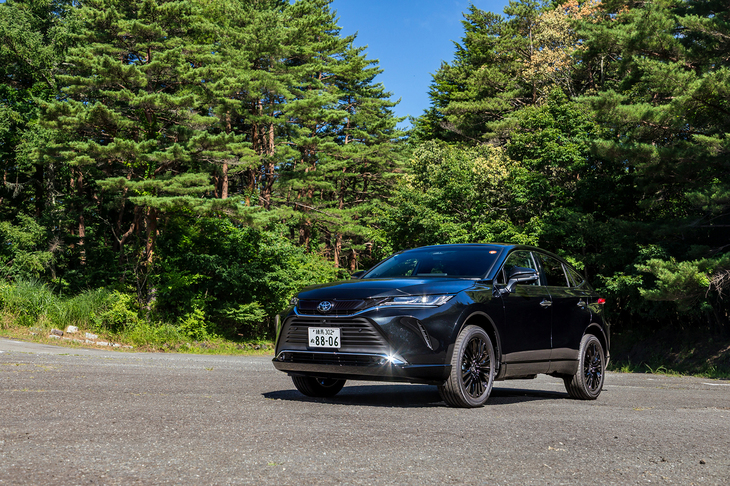 今回の試乗車は「トヨタ・ハリアーZ“レザーパッケージ・ナイトシェード”」。2025年6月の一部改良時に追加設定された特別仕様車だ。