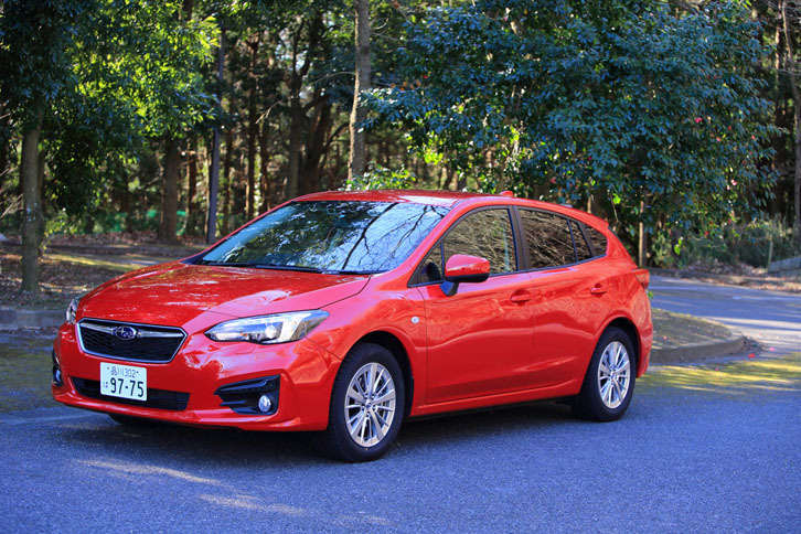 「インプレッサスポーツ」には、テスト車の「ピュアレッド」を含む、全7色のボディーカラーが用意される。