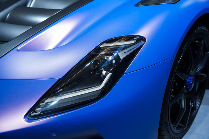 マセラティGT2ストラダーレ（ヘッドランプ）