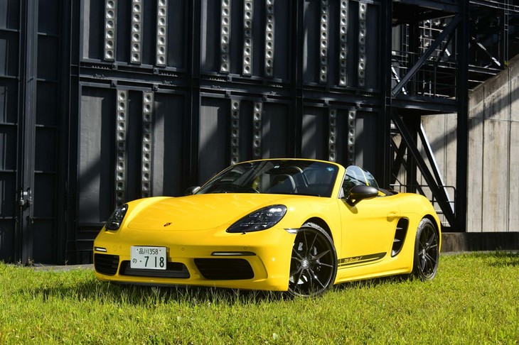 2018年の「911カレラT」（991型）に続いて設定された「718ボクスターT」。その後に「マカンT」がラインナップされ、911カレラTも992型に代替わりした。