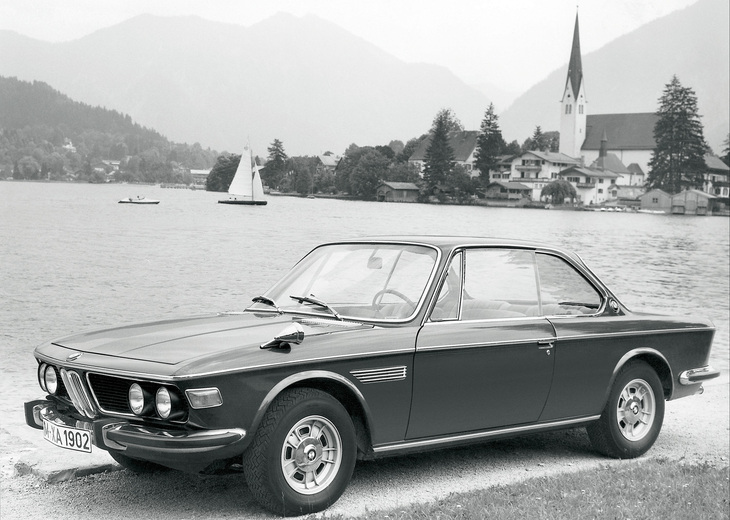 1968年に登場した「BMW 2800CS」。ボディーは「2000C／2000CS」のホイールベースを75mm延ばして2625mmとし、全長×全幅×全高＝4660×1670×1370mm。1970年当時の日本国内価格は515万円だった。