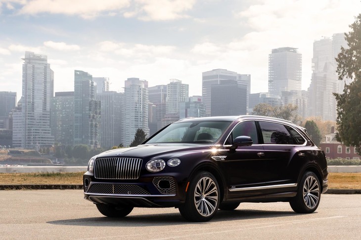 ベントレーの“グランドツーリングSUV”「ベンテイガEWB」は、かつてのフラッグシップサルーン「ミュルザンヌ」の後継モデルと位置づけられている。