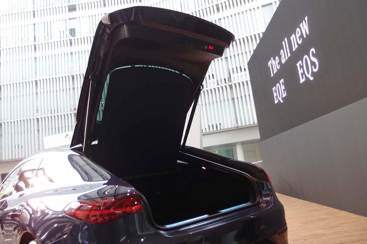 メルセデス・ベンツEQS450＋（バックドア）