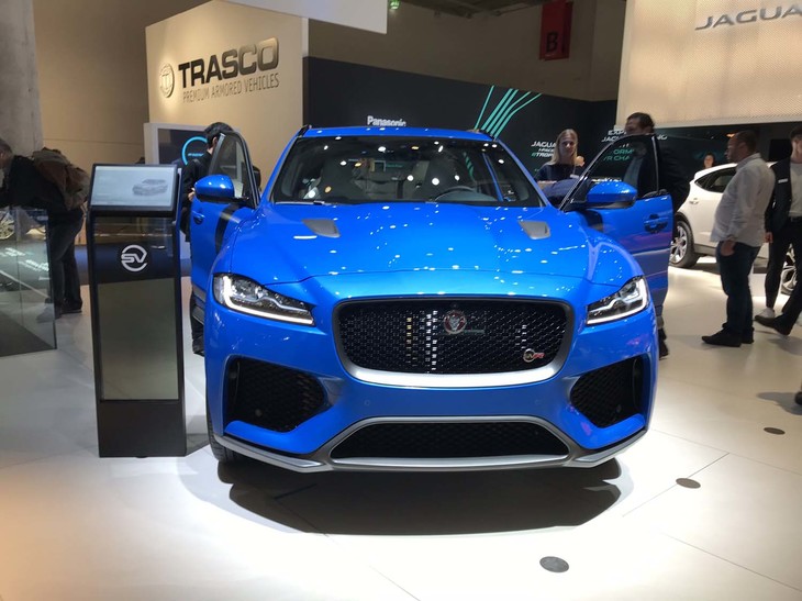 ジャガーFペースSVR