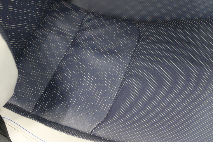 ホンダ・プレリュード（フロントシートの座面）