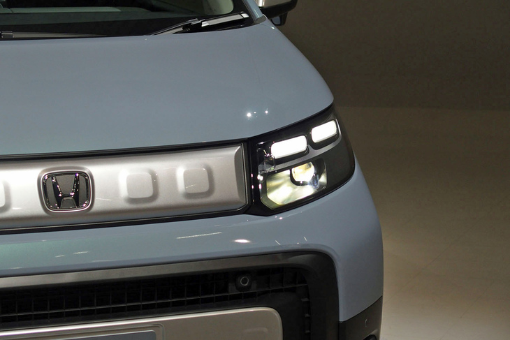 ホンダ・フリード クロスター（ヘッドランプ）