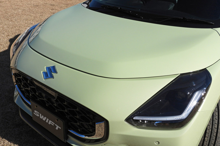 ほった「清水さんがのっぺり感じるのは、この顔まわり？」　
	清水「うーん。ほった君はどう思う？」　
	ほった「そんなには気にならないけど、ふとした瞬間、妙にのっぺり感じることがあることには同意です」