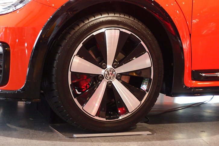 ザ・ビートル 2.0 R-Line（18インチアルミホイール）