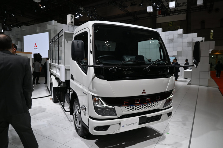 三菱ふそうeキャンター