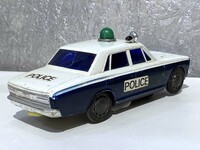 こちらは緑色灯である。サイレンは取り付けが悪かったのか、両車とも2個中1個が欠品である。