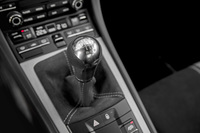 6段MTは“無償オプション”として設定されている。オートブリッピング機能が備わる。