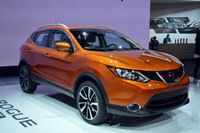 「日産ローグスポーツ」