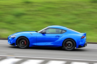 フロントの剛性アップに合わせて足まわりも再調整。バンプラバーやリアダンパーの特性が変更された。また姿勢制御装置やアクティブデファレンシャルなどの設定も見直されている。