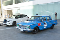 今回のイベントでは、日産本社前のロータリーにてデモランが実施された。レース仕様のマフラーということで、排気音は相当に迫力あるものだった。