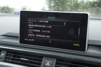 インフォテインメントシステムの充実もセリングポイントのひとつ。ニュースや天気予報、駐車場および給油所の検索など、インターネットを介した情報サービスを利用できる。