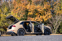 「Q8 50 TDIクワトロSライン」のボディーサイズは全長×全幅×全高＝5005×1995×1690mm、ホイールベースは2995mm。写真の外板色は「サヒールゴールドM」で、13万円の有償オプションとなる。