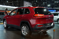 クライスラーから9段ATの新型セダン登場【デトロイトショー2014】の画像