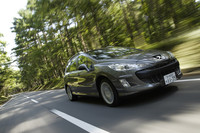 ユーティリティや快適性だけでなく、走行性能も進化した。