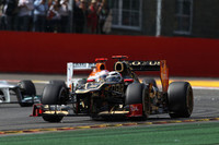 これまでスパで5戦4勝しているキミ・ライコネン。今回は序盤に苦戦し、ニコ・ヒュルケンベルグのフォースインディア、ミハエル・シューマッハーのメルセデスに先を越されたが、早めのタイヤ交換で追い上げをはかり3位でゴール。シューマッハーとのコース上での丁々発止は手に汗握る白熱の戦いだった。（Photo=Lotus）