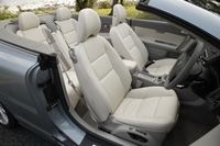 ボルボC70（FF/5AT）／C70 T-5（FF/5AT）【試乗記】の画像