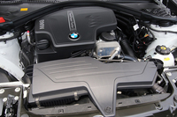 
    エンジンは出力の異なる2種類の2リッター直4ターボと、3リッター直6ターボの3種類。
    