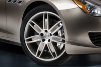 マセラティとゼニアがコラボした限定モデル登場の画像