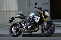 ただカッコイイだけじゃない！ スズキのネオクラシックモデル「GSX-8T」の魅力に触れた。