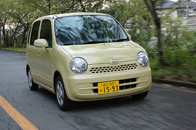 【スペック】全長×全幅×全高＝3395×1475×1630mm/ホイールベース＝2390mm/車重＝820kg/駆動方式＝FF/0.66リッター直3 DOHC12バルブ（58ps/7600rpm、6.5kgm/4000rpm）/価格＝112万3500円（テスト車＝117万4950円）