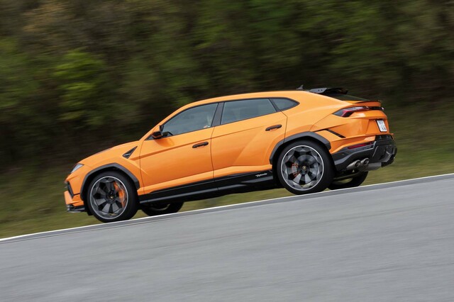 Lamborghini Urus 1/18 ウルス　ペルフォルマンテ Lamborghini Urus 1/18 ウルス ペルフォルマンテ 【公式通販】