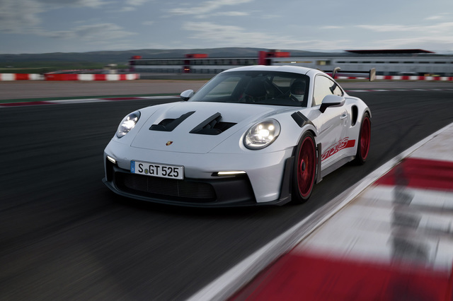 ポルシェジャパンがハイパフォーマンスモデル「911 GT3 RS」の導入を