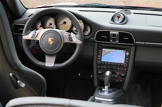 タルガ　リピ ポルシェ911タルガ4（4WD/7AT）／タルガ4S（4WD/7AT）【海外試乗