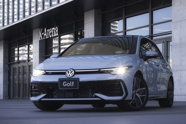 大幅改良を受けた現行型「ゴルフ」。日本でも2025年1月にデリバリーが開始された。