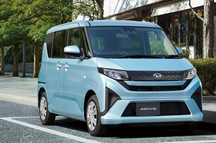 2025年6月5日に発表・発売された新型「ダイハツ・ムーヴ」。今回の新型は7代目にあたり、実に10年半ぶりのフルモデルチェンジとなった。ムーヴとしてはこれが初となるリアスライドドアや、「DNGA」プラットフォームの採用がトピックだ。