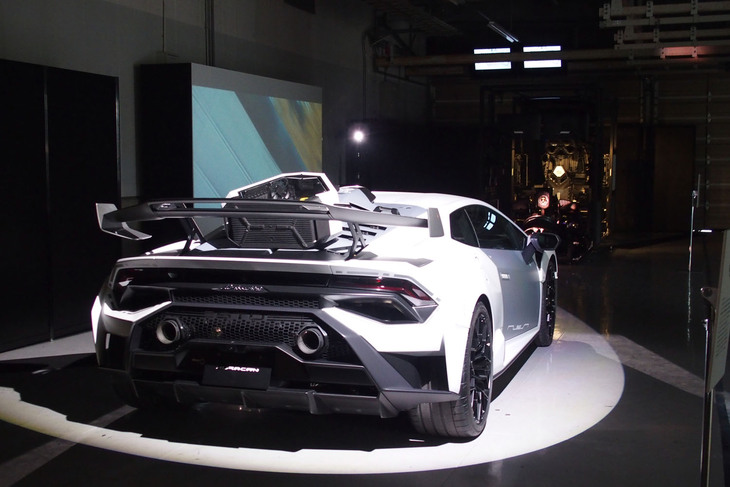 ランボルギーニ・ウラカンSTOタイムチェイサー_111100