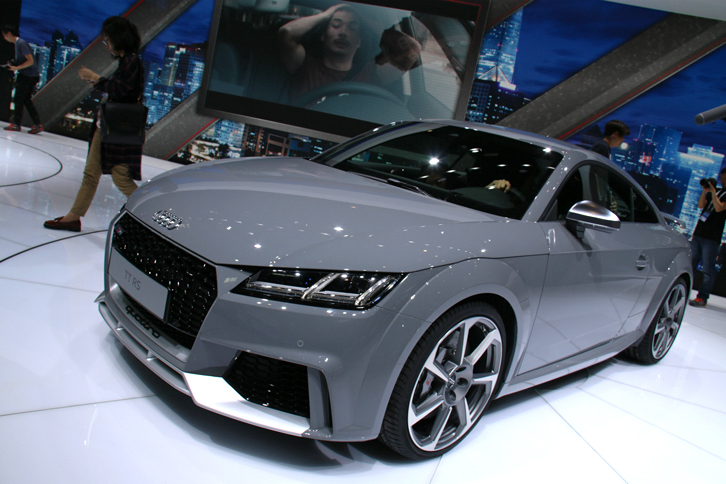 「アウディTT RSクーペ」。新型「TTクーペ」の最もハイパフォーマンスなモデルが登場。