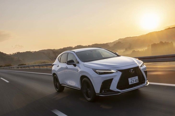 新開発の2.4リッター直4インタークーラー付きターボエンジン「T24A-FTS」は最高出力279PS/6000rpmと最大トルク430N・m/1700-3600rpmを発生。燃焼方法に由来するノイズがやや目立つ。