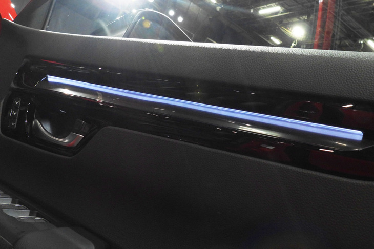 ホンダCR-V e：HEV RSブラックエディション（イルミネーション）