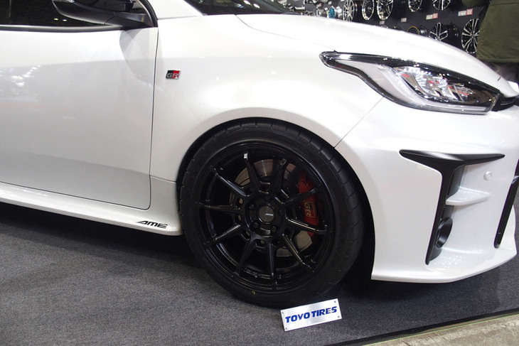 「AME GALERNA REFINO」の18インチホイール（フロント）。