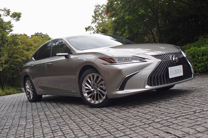 レクサスES300h“バージョンL”