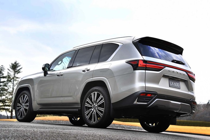 レクサスLX600